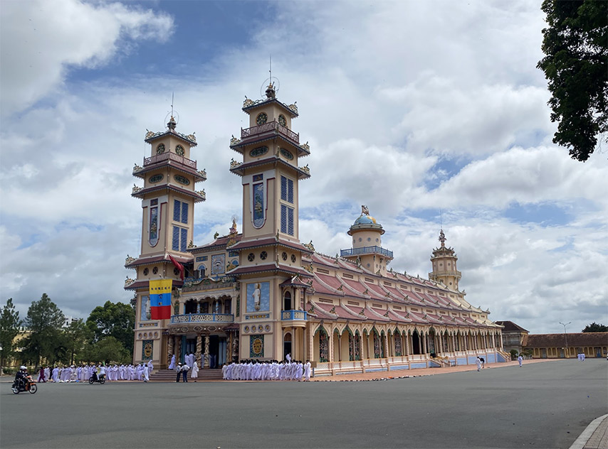 Toà thánh Cao Đài mang đậm nét văn hoá đạo Cao Đài 