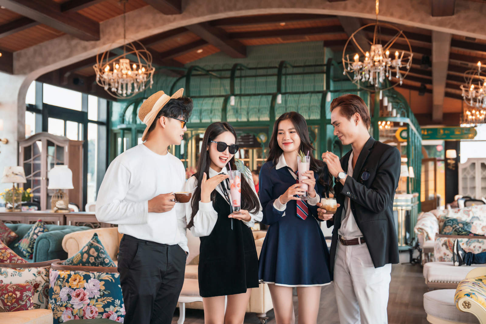 Rosa Sky Coffee - Không gian mang phong cách cổ điển đầy nổi bật