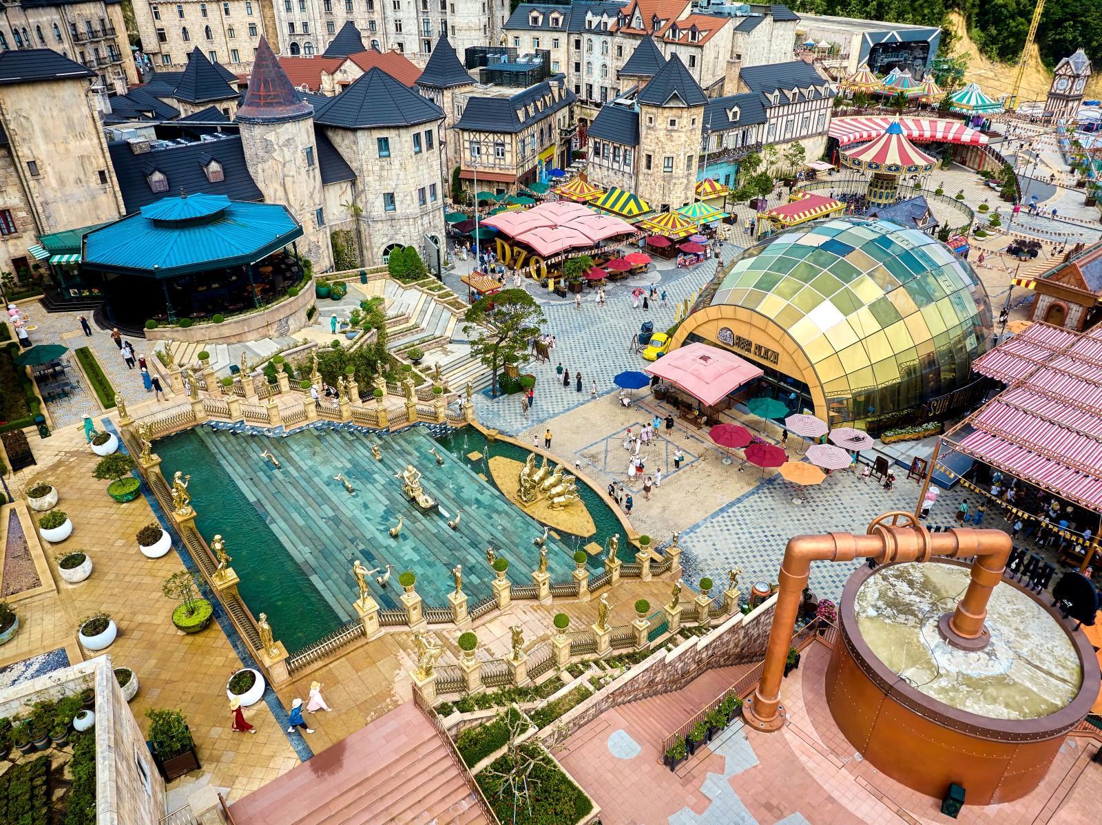 Beer Plaza – nhà hàng thùng bia khổng lồ giữa lòng Làng Pháp