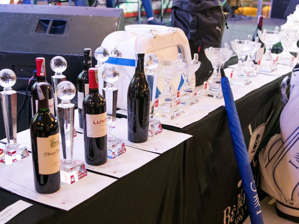 Du khách có thể lựa chọn đa dạng các món uống theo sở thích sau khi chơi golf tại Ba Na Hills Golf Club.