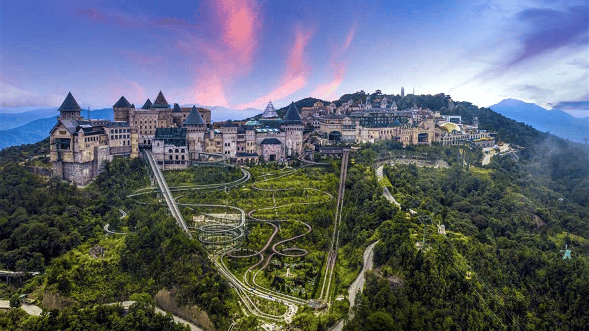 Sun World Ba Na Hills trên đỉnh núi Chúa