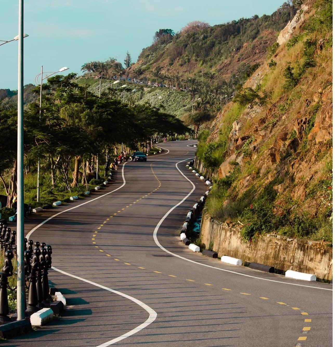 Khung cảnh hữu tình trên cung đường Hoàng Sa dẫn lối đến bán đảo Sơn Trà (Nguồn: Sưu tầm)