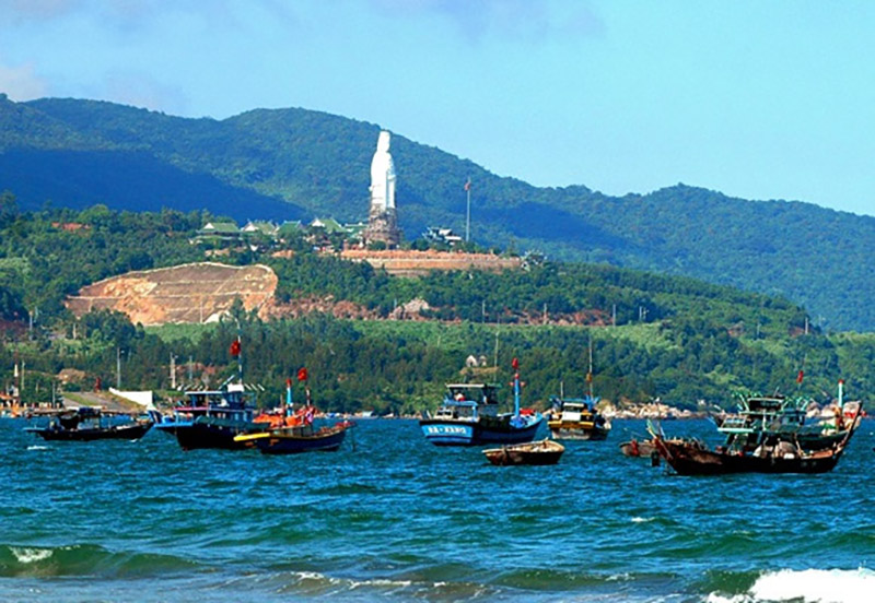 Người dân địa phương luôn tin rằng Quan Thế Âm Bồ tát bảo vệ vùng biển đảo, con người và cuộc sống nơi đây. (Nguồn: Sưu tầm)