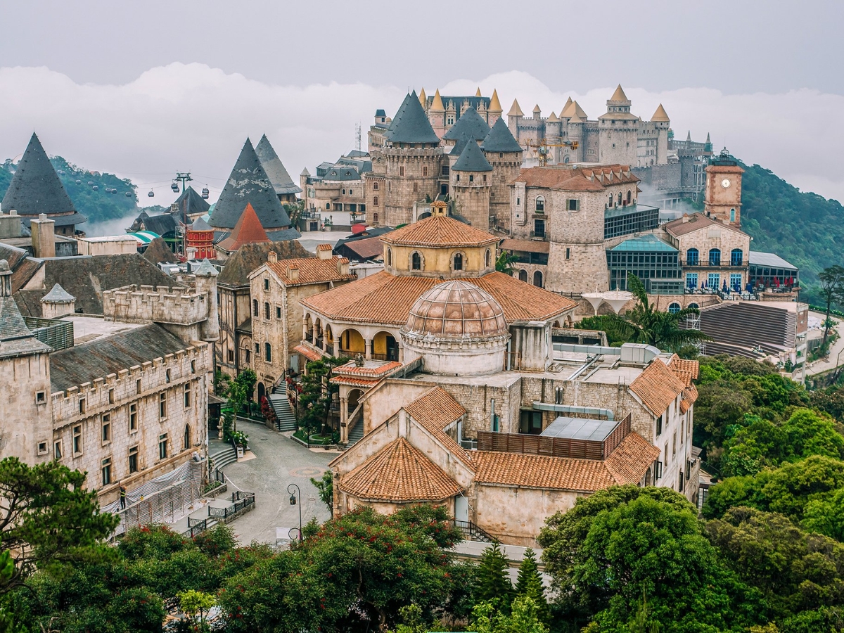 Khách sạn Mercure Danang French Village Ba Na Hills.