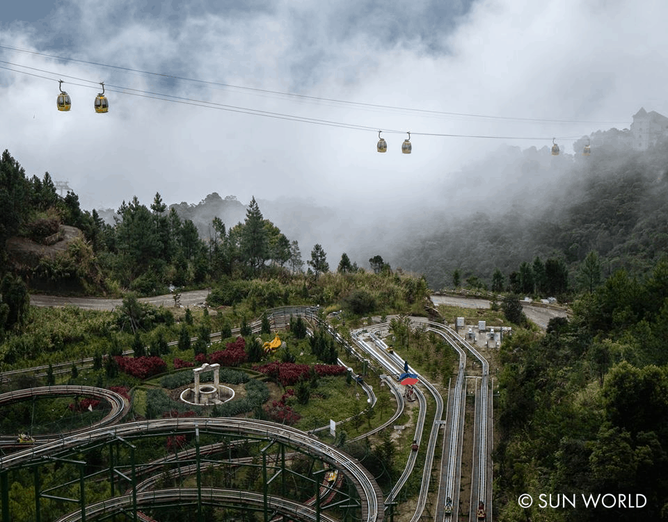 Nếu như Sun World Ba Na Hills là bức tranh tuyệt mỹ, thì cáp treo Bà Nà là cây bút chì sắc của hoạ sĩ thiên tài.