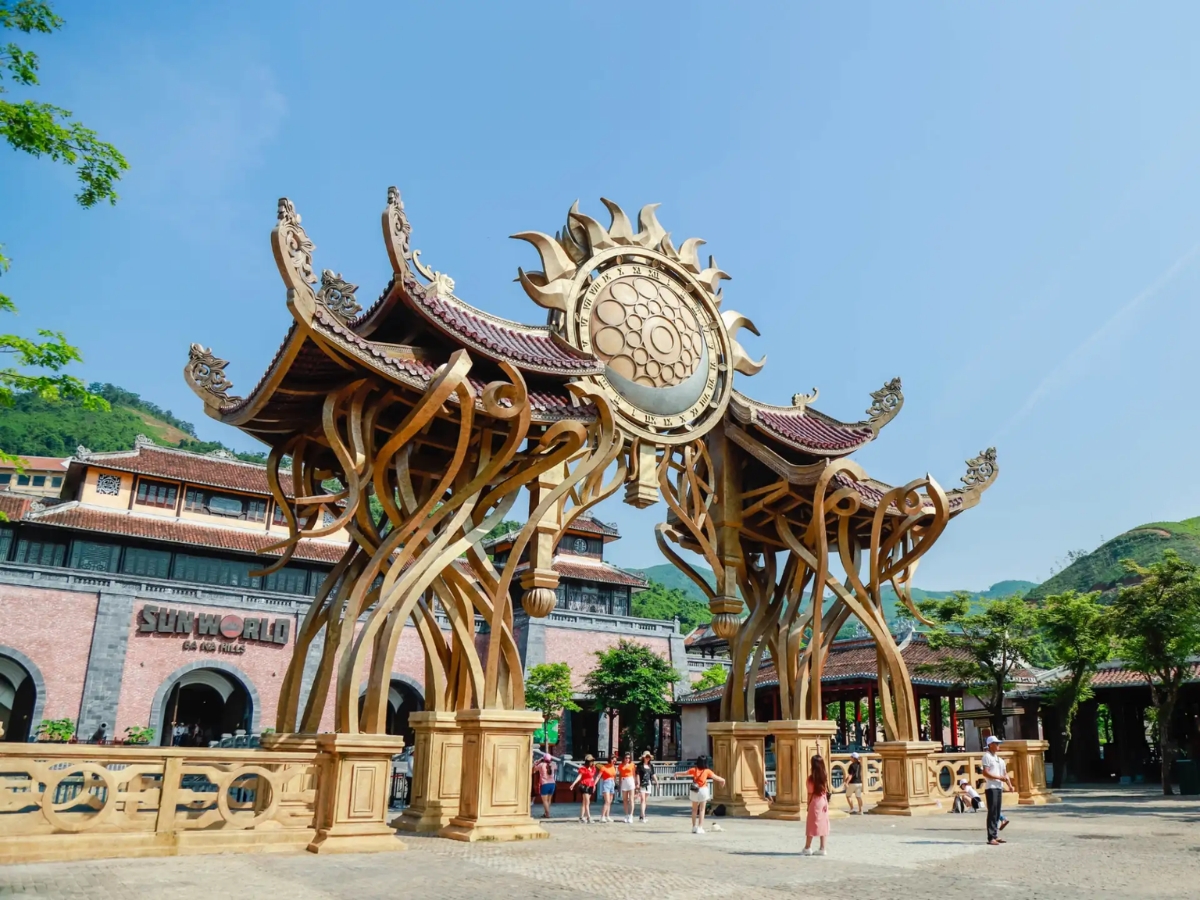 Vé Bà Nà Hills mở ra hành trình trải nghiệm “châu Âu thu nhỏ” giữa lòng Đà Nẵng.