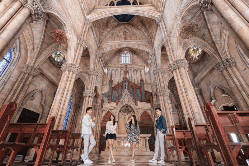 Thánh đường St.Denis lộng lẫy như những thước phim kinh điển