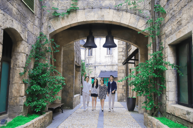 Khắp mọi ngóc ngách trong Làng Pháp đều có thể check-in “chất ngất”