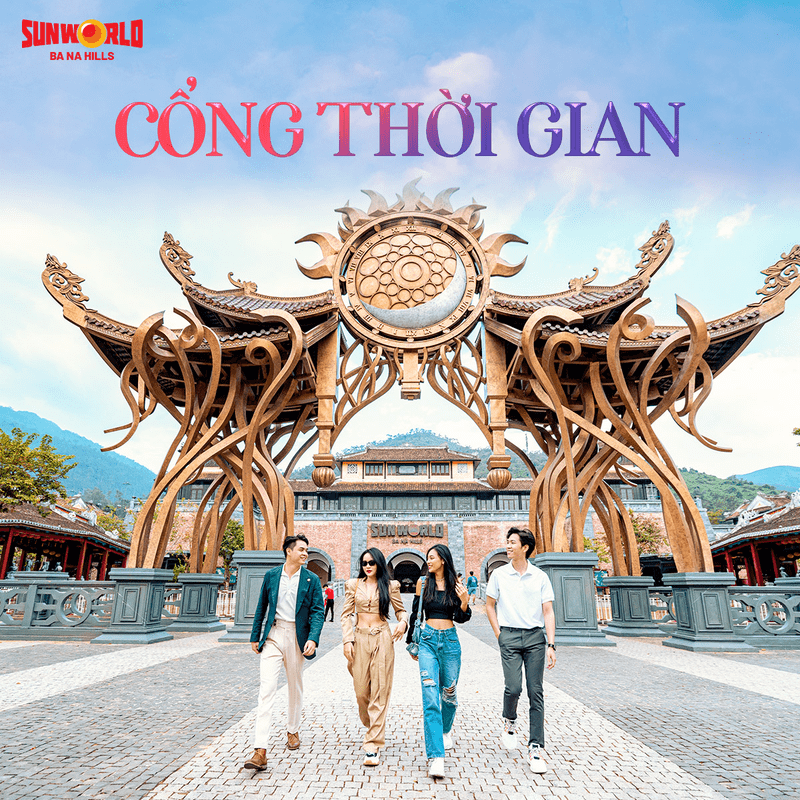 Cổng Thời Gian nổi bật với kiến trúc mềm mại, pha trộn giữa kiến trúc cung đình Huế và các yếu tố tự nhiên