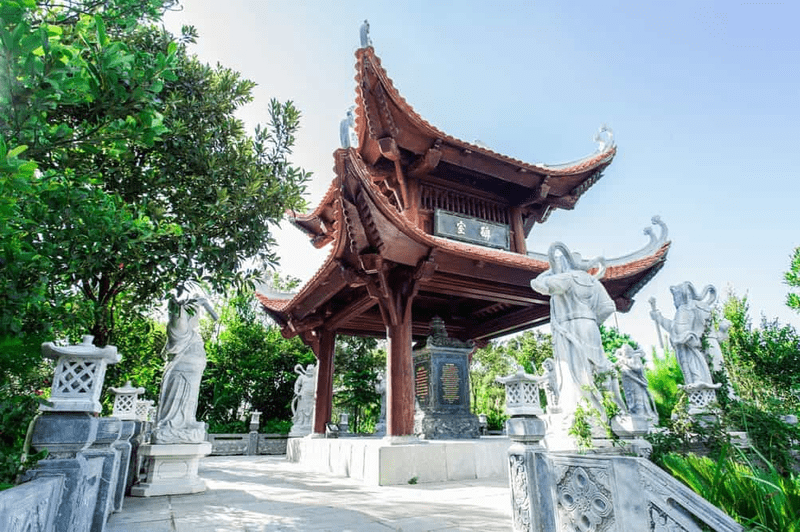Nhà Bia là nơi lưu giữ những cảnh sắc đẹp nhất ở Ba Na Hills