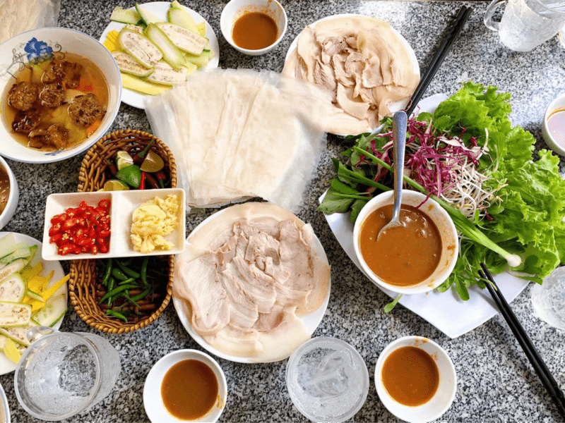107 Mon Banh Trang Cuon Thit Heo La Dac San Nhat Dinh Phai Thu