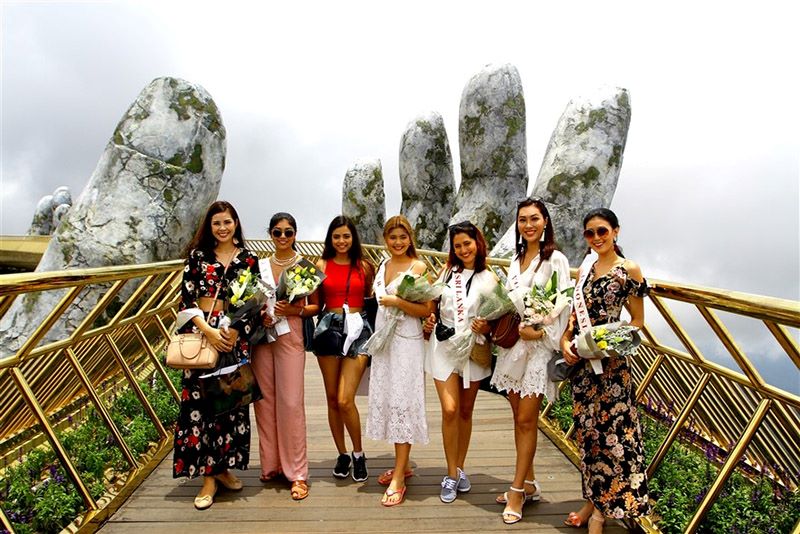 Hoa hậu Miss World 2016 tại Cầu Vàng