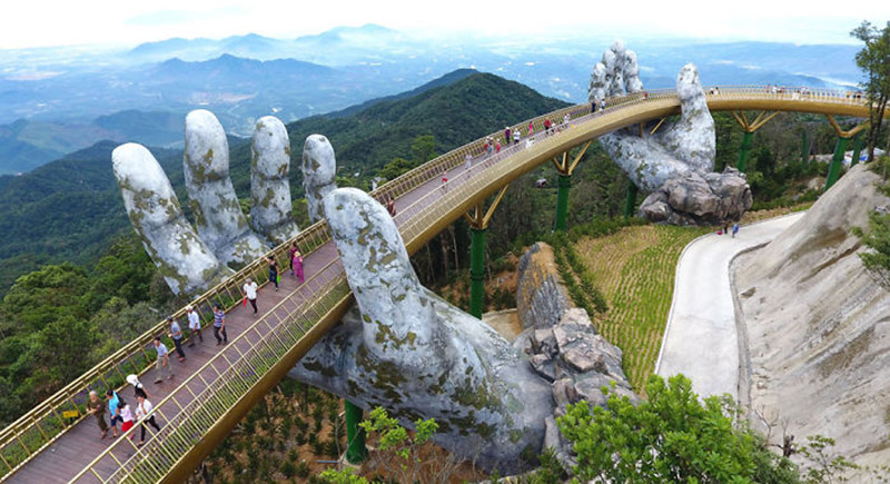 Cảnh quan Cầu Vàng