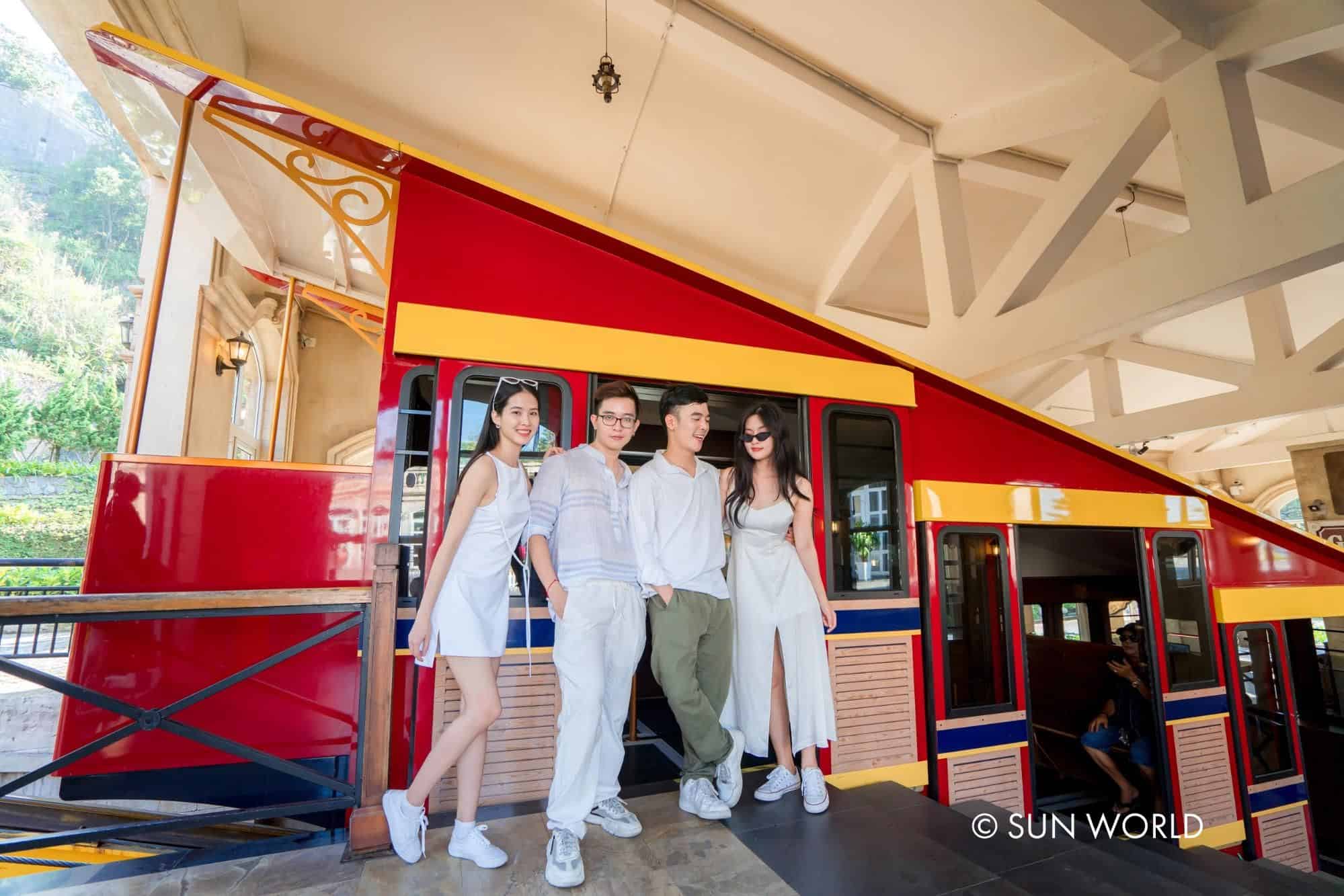 Check-in tại tàu hoả leo núi ấn tượng trong hành trình khám phá Ba Na hills