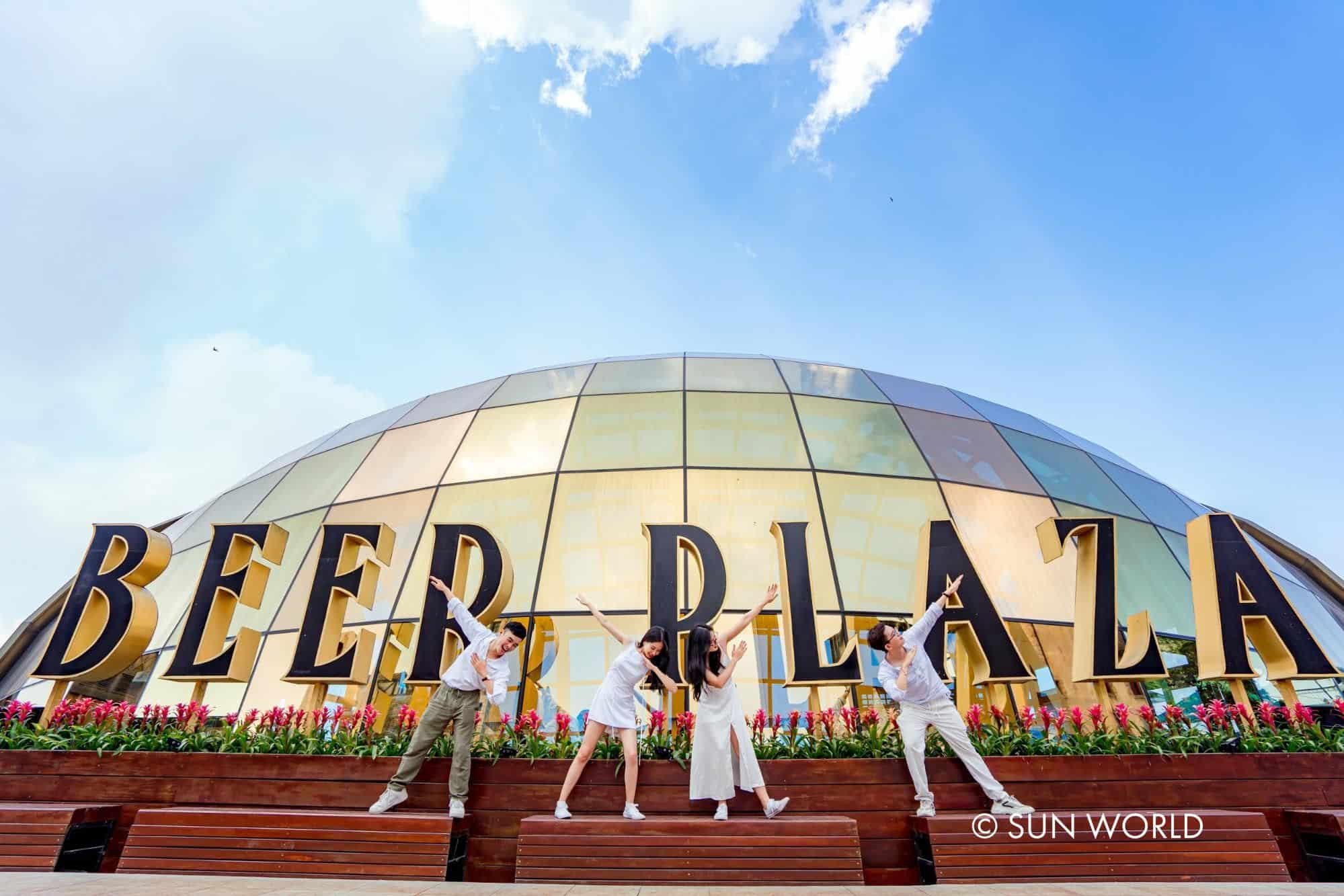 Beer Plaza - “thùng bia khổng lồ" rơi xuống đỉnh núi Chúa