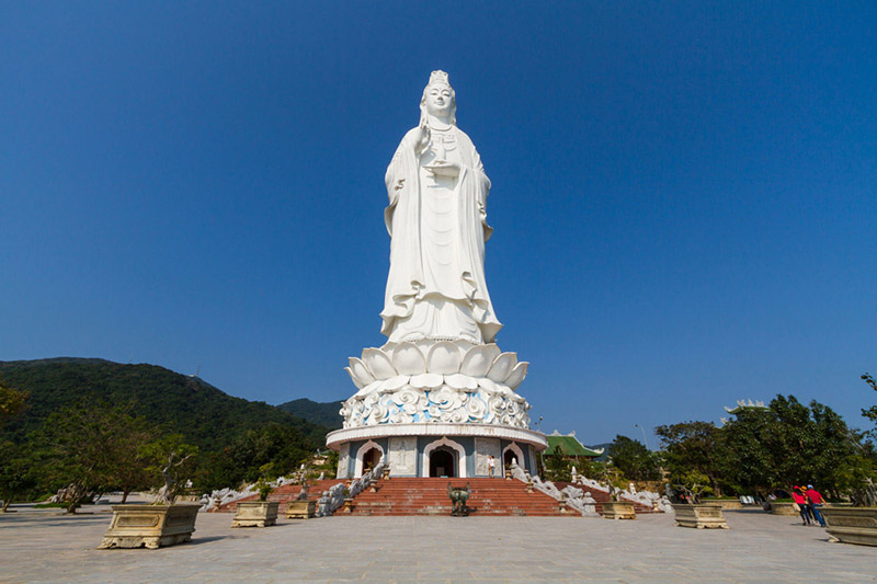 Tượng Quan Thế Âm Bồ Tát tại chùa