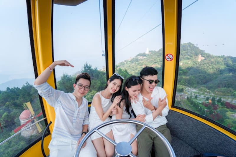 Đặt vé tuyến cáp treo sớm nhất giúp du khách thư thả thời gian tham quan và check-in mọi ngóc ngách Bà Nà