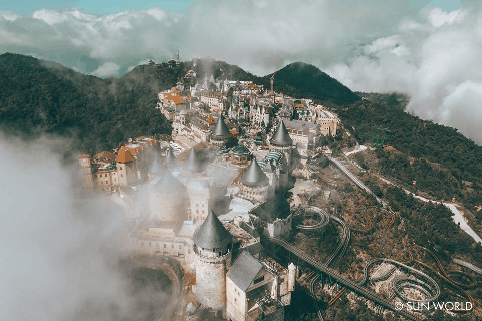 Sun World Ba Na Hills - thiên đường cổ tích trên đỉnh núi Chúa