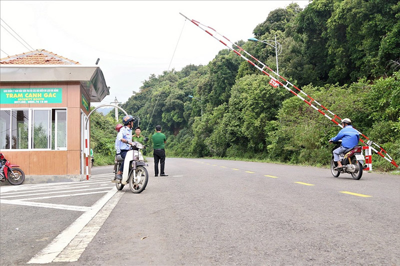 Lấy thẻ trước khi lên đỉnh bàn cờ