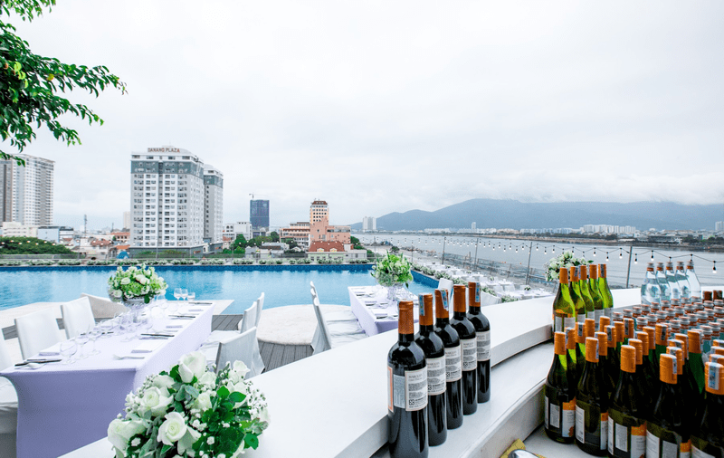 160 Khong Gian Quay Bar The Splash Ben Canh Ho Boi