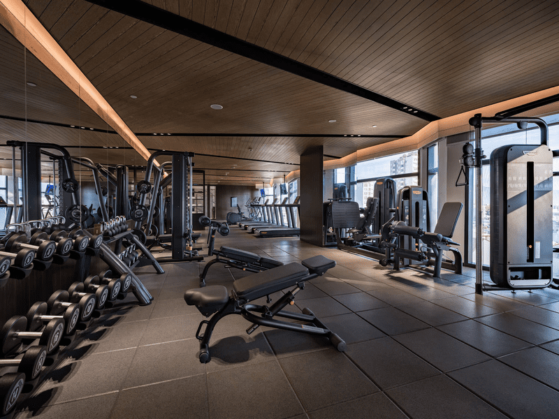 187 Khong Gian Phong Gym Voi Nhieu Thiet Bi Tan Tien