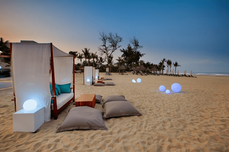 79 Khong Gian Lang Man Ngoai Bai Bien Cua Azure Beach Lounge