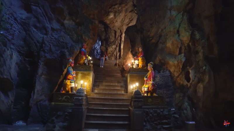 Bốn vị thần hộ pháp tại động Huyền Không (Nguồn ảnh: BongngoMario) 