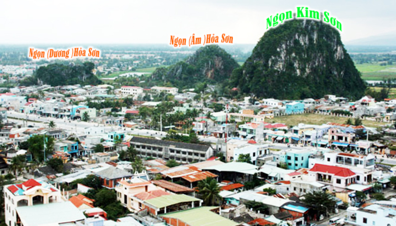 Âm Hỏa Sơn và Dương Hỏa Sơn nhìn từ xa (Nguồn ảnh: Dichoidanang.com) 