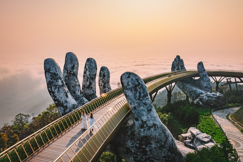 Check In Cầu Vàng Vào Sáng Sớm