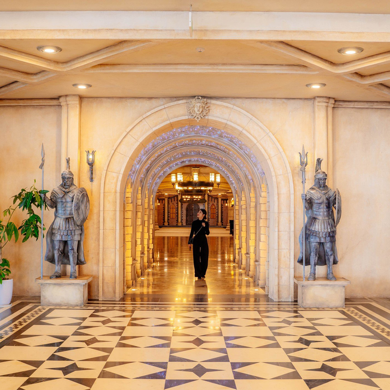 Check-in Tại Lâu đài Mặt Trăng