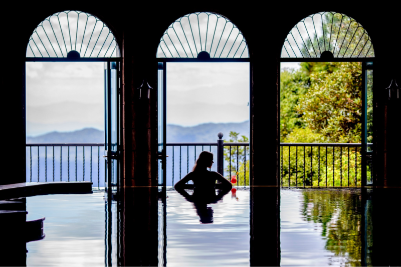 Tầm Nhìn Từ Bể Bơi La Piscine