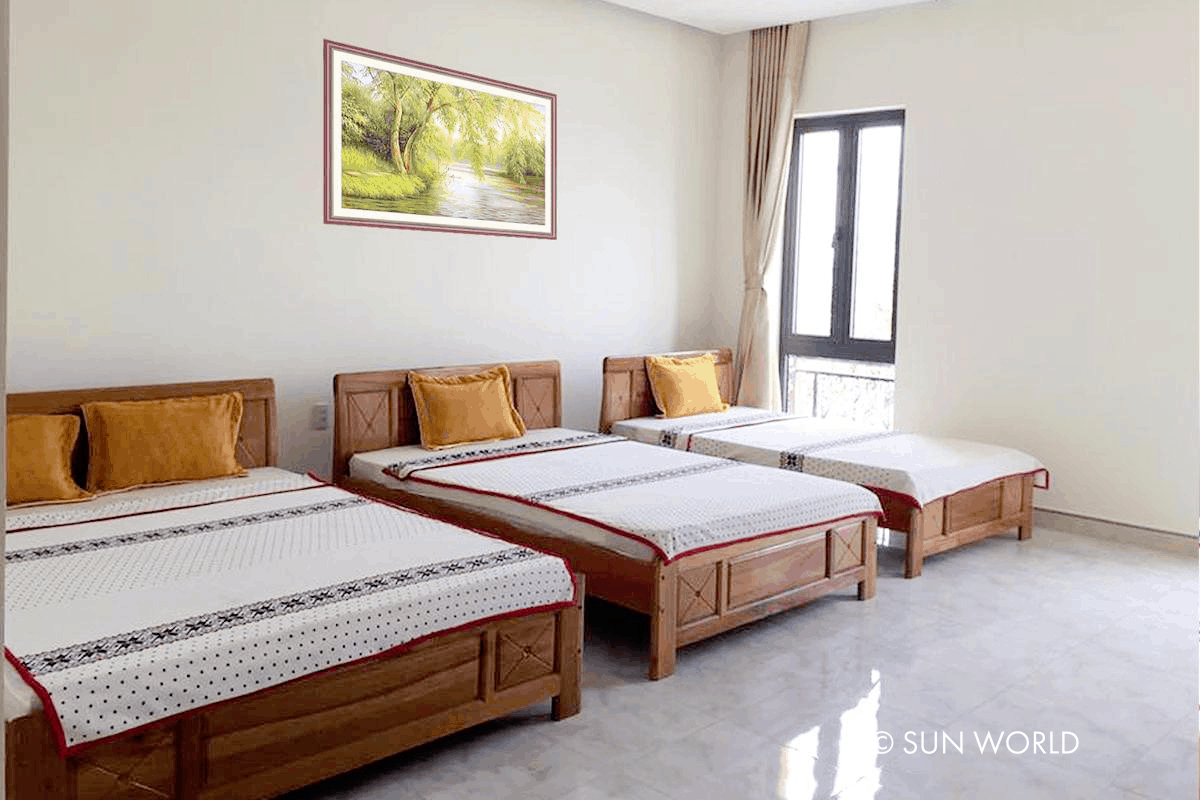 Không gian phòng thoáng đãng của Bac Nam Central Station Hotel