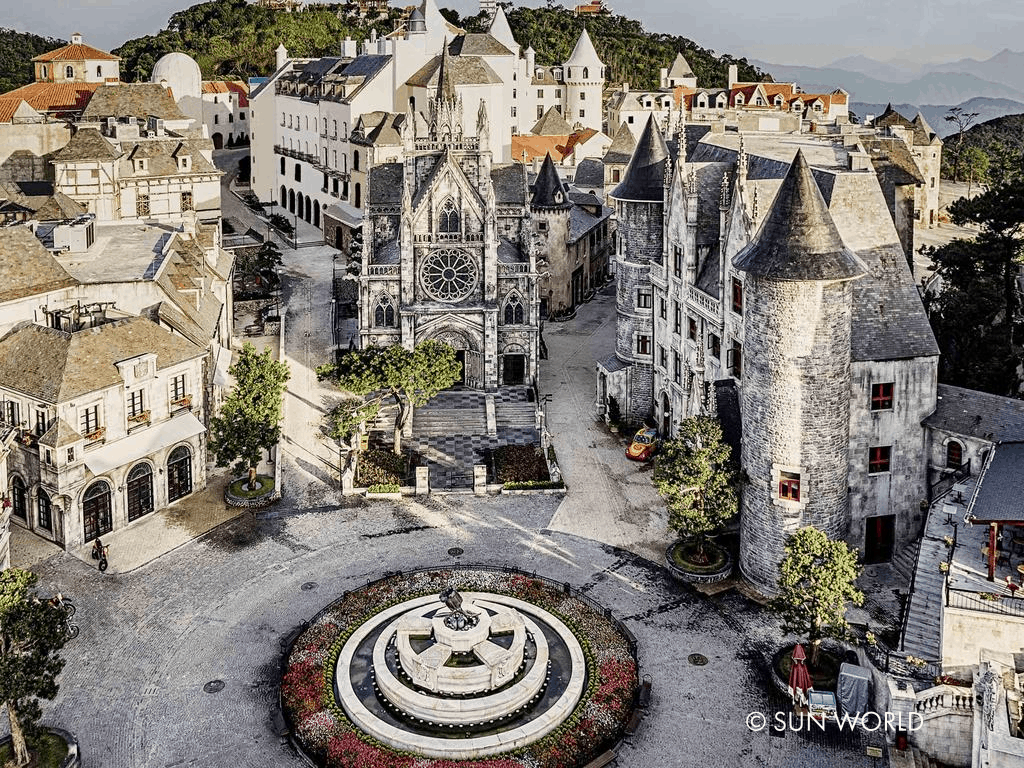 Chọn khách sạn gần Ba Na Hills sẽ giúp du khách tiết kiệm thời gian di chuyển, tận hưởng tối đa kỳ nghỉ tại Bà Nà