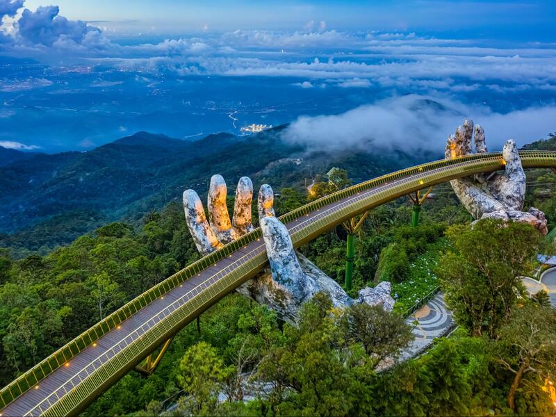 Cầu Vàng Từ Trên Cao