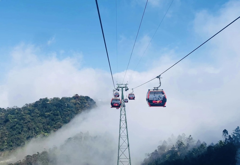 Lịch hoạt động cáp treo tại Ba Na Hills phụ thuộc vào lịch hoạt động của khu du lịch và có thể thay đổi theo từng tuyến cáp khác nhau