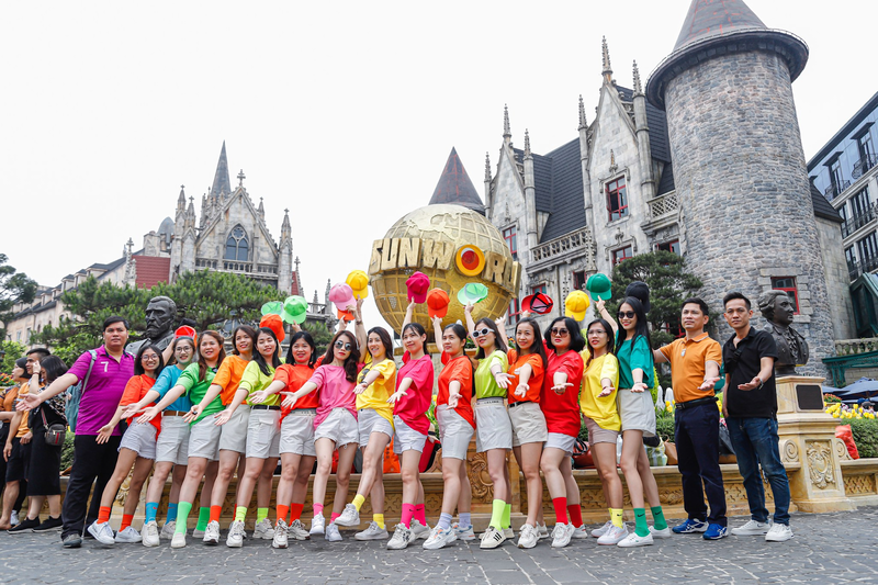 Du khách không được đổi trả, hoàn hủy vé trong bất cứ tình huống nào trừ khi phát sinh lỗi do Khu Vui Chơi hoặc các chính sách có sự thay đổi