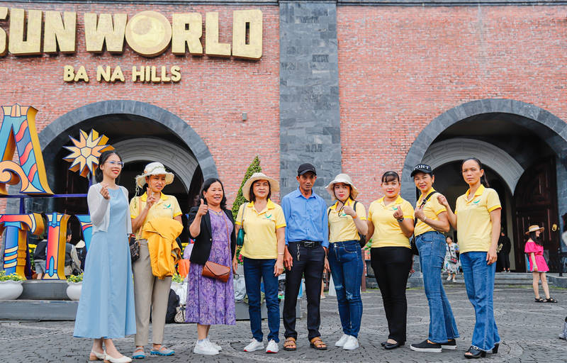 Du khách chỉ nên mang theo hành lý gọn nhẹ khi vui chơi tại Ba Na Hills