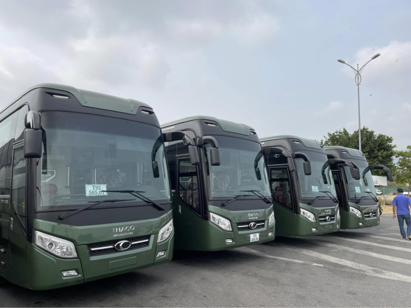 Dàn xe Cúc Tùng limousine đưa đón hành khách từ Đà Nẵng đi Nha Trang 