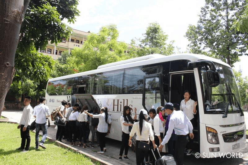 Xe đưa đón Bà Nà đưa, đón du khách từ những điểm trung tâm thành phố Đà Nẵng đến Bà Nà.