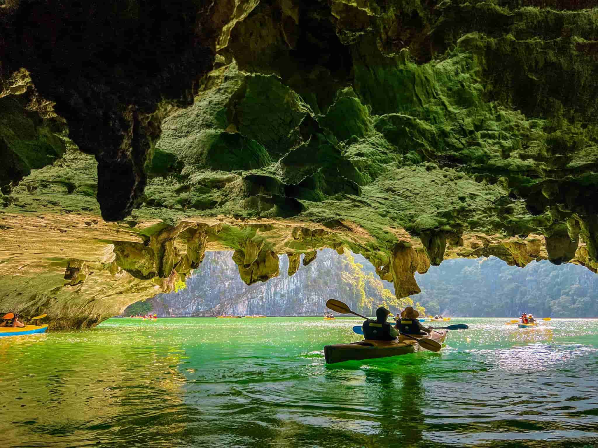 cheo-kayak-cat-ba-qua-vom-da-ho-ba-ham          Hỏi ChatGPT