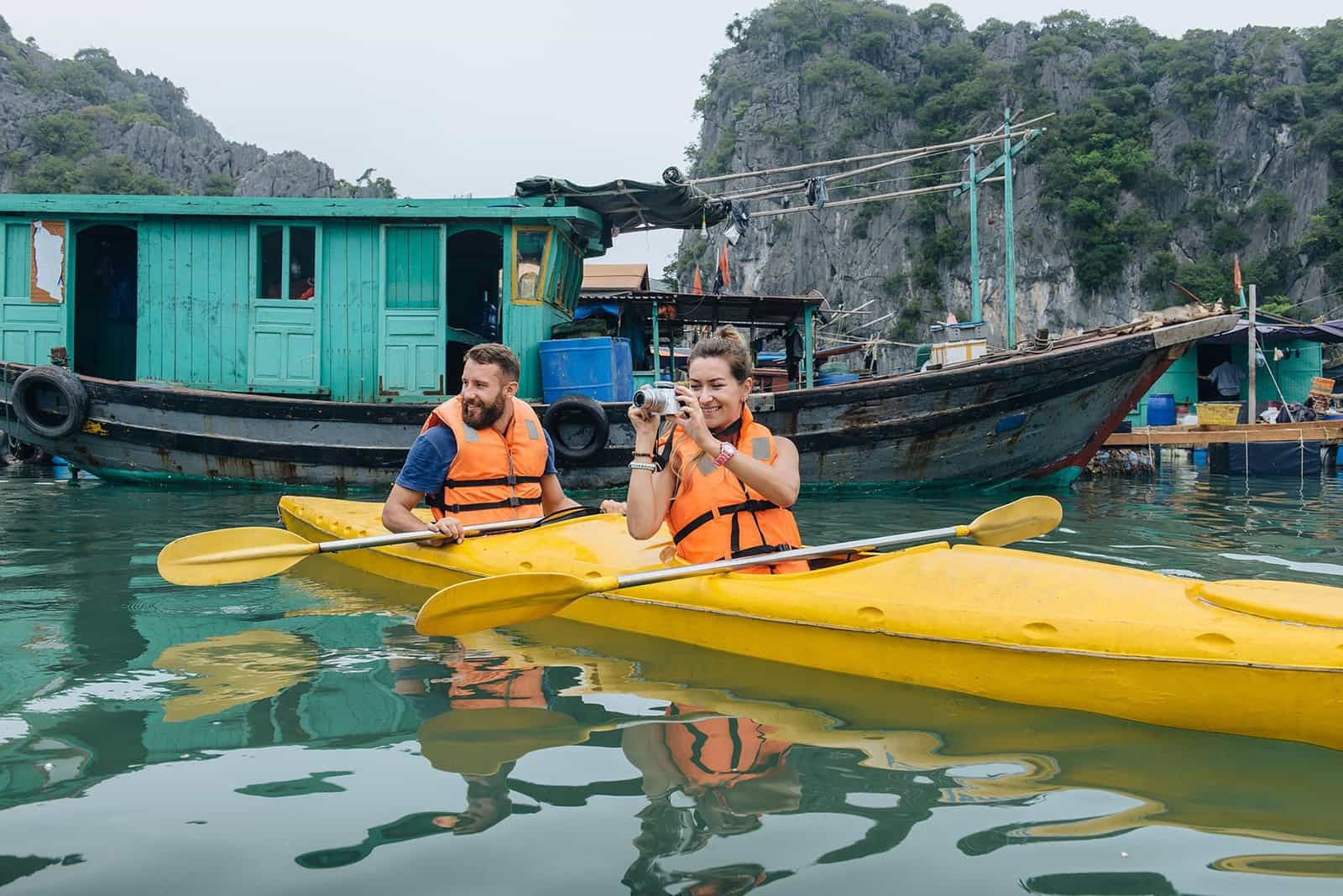 trai-nghiem-cheo-kayak-cat-ba-quanh-lang-cai-beo          Hỏi ChatGPT