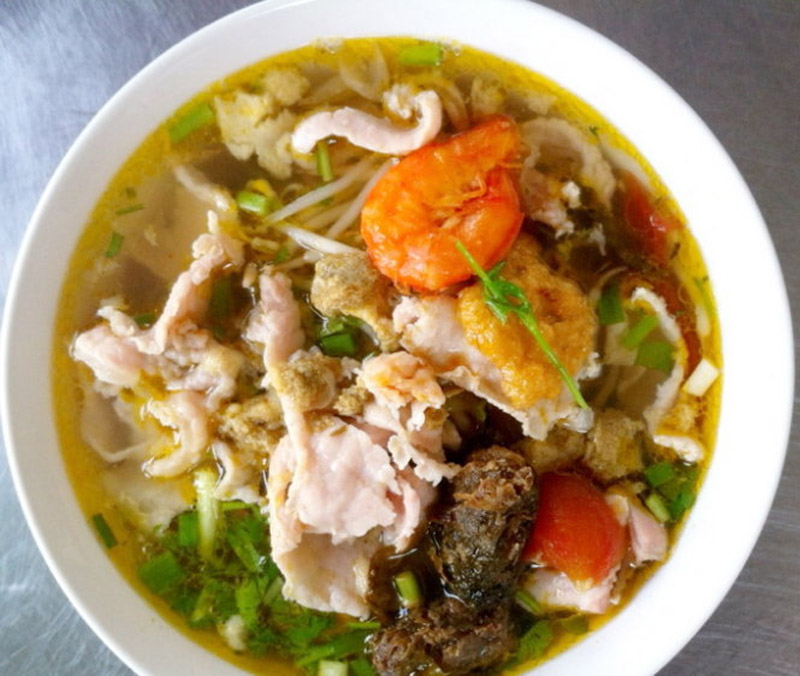Bánh đa cua là mỹ vị đặc trưng của mảnh đất Cảng