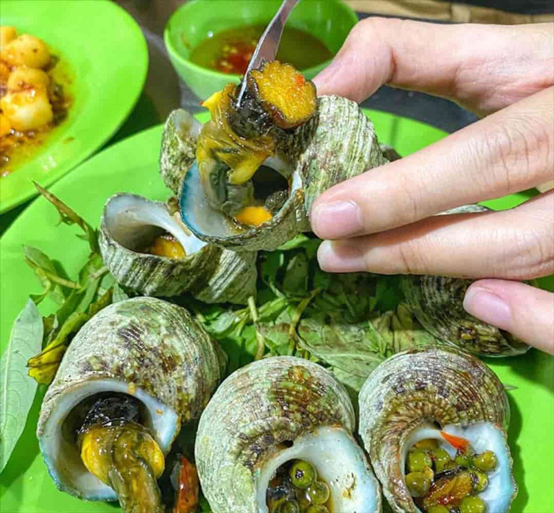 Ốc mặt trăng nướng tiêu xanh đem lại hương vị thơm ngon khó cưỡng