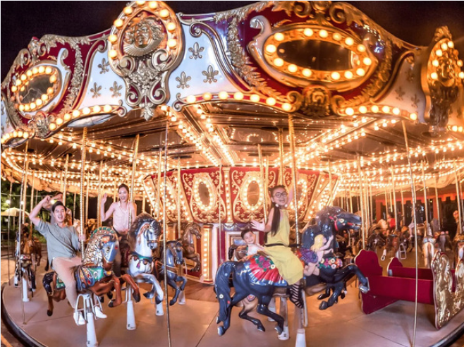 lac-vao-vong-quay-co-tich-voi-festival-carousel-tai-da-nang-downtown