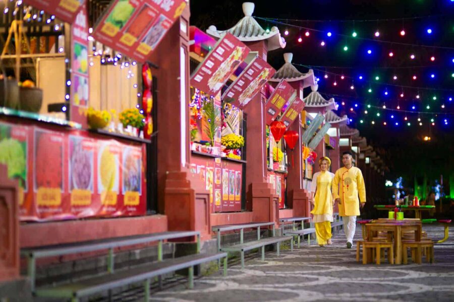 Hội chợ xuân trong Lễ hội hoa “Xuân Phát Tài”