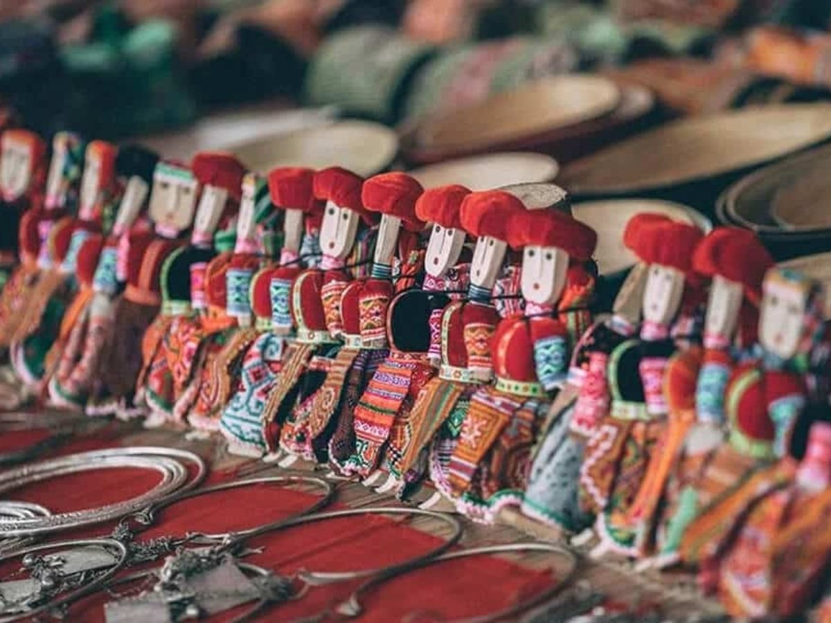 Chợ Cốc Lếu quy tụ nhiều mặt hàng có tính đa dạng văn hóa