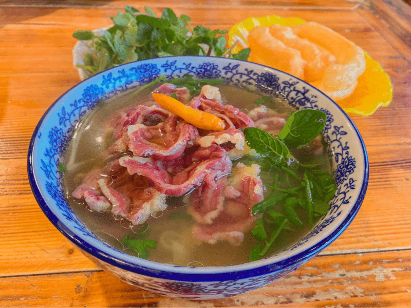 Thưởng thức một bát phở nóng hổi giữa thời tiết lạnh giá ở Sa Pa là trải nghiệm tuyệt vời với mọi du khách (Nguồn: Phở Minh)