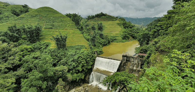 Nước lũ tràn về tiếp thêm sinh khi cho đập nước vùng cao (Nguồn: Khoai San)