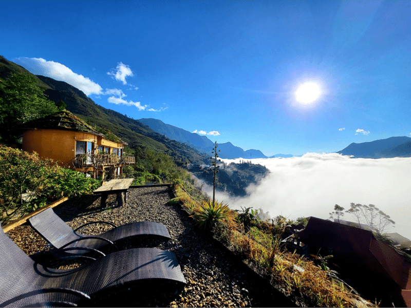 “Biển” mây trôi trắng xóa nhìn từ khu nghỉ dưỡng (Nguồn: Sapa Clay House)
