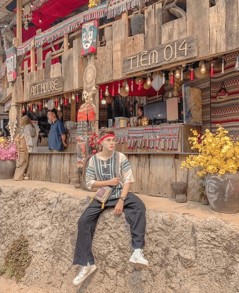 Phái mạnh cũng có thể diện những bộ cánh đậm chất Tây Bắc (Nguồn: Digiticket)